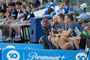 欧冠官方客户端-悉尼主帅：总是错失登顶机会很失望；不会弃用年轻球员